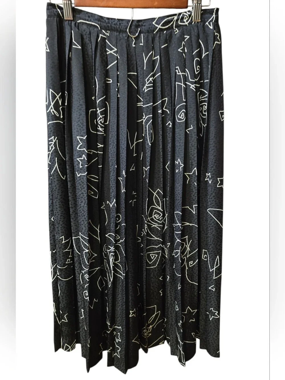 Vintage 90s Liz Claiborne Pleated Midi Skirt Black White Abstract Art 10
